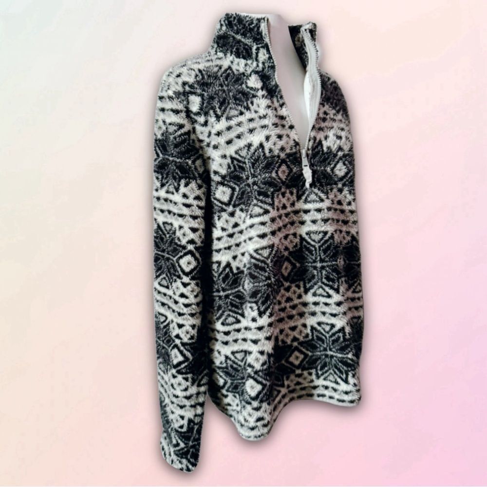 Prince & Fox, B&W Snowflake, Fleece, Half Zip Pullover